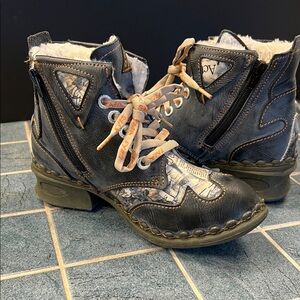 TMA Navy and Gray Boots Sz 7.5